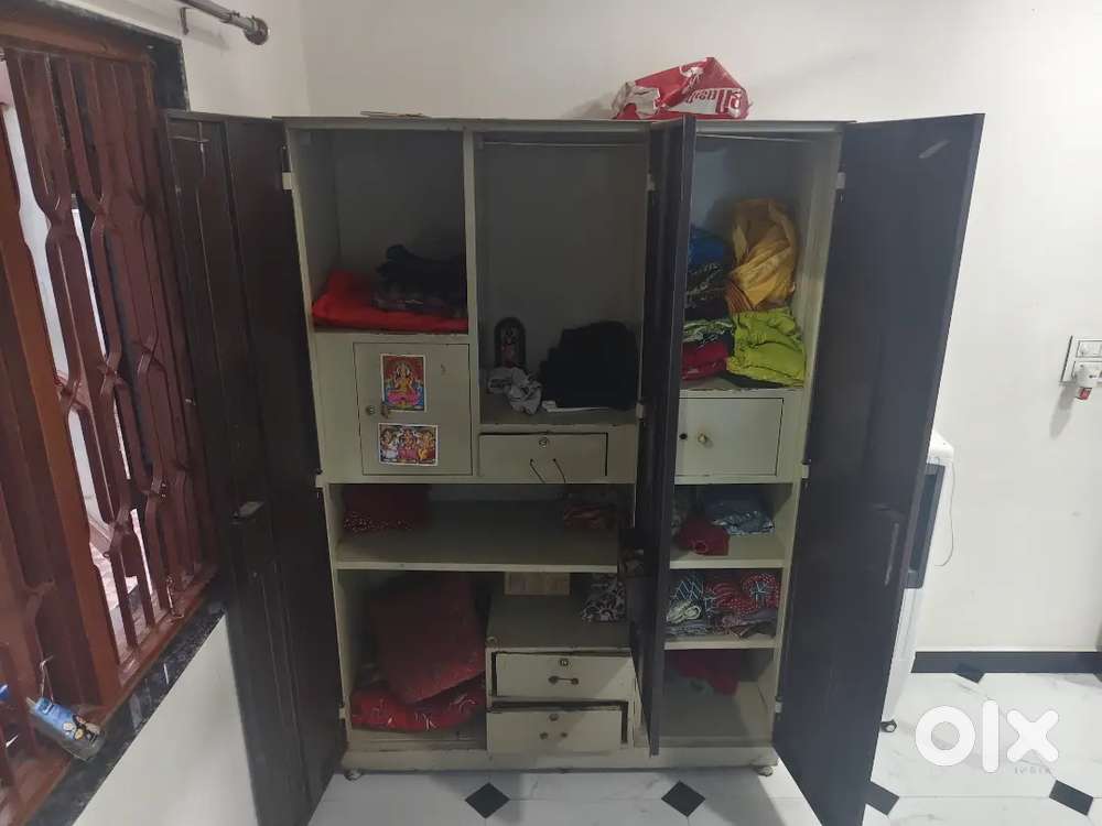 3 દરવાજા વાળો કબાટ -2