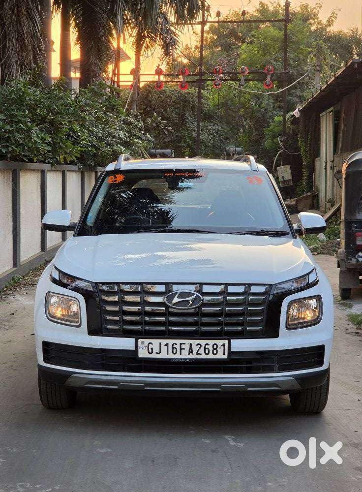 Hyundai Venue 1.2 S (o), 2025, Cng & Hybrids