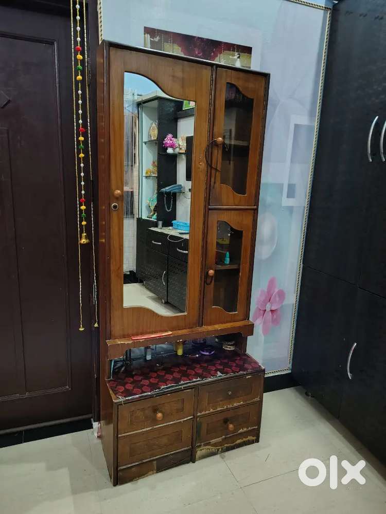 Dressing table