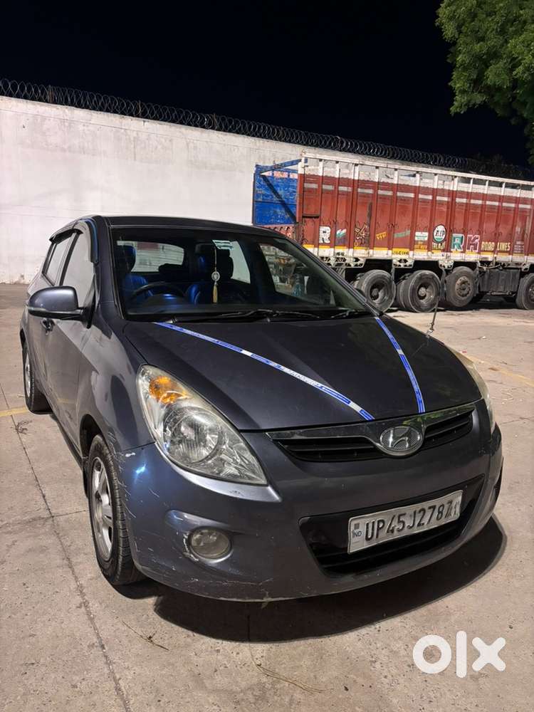Hyundai I20 Asta Top Model Petrol +cng With 2011 Model Paper Work Done