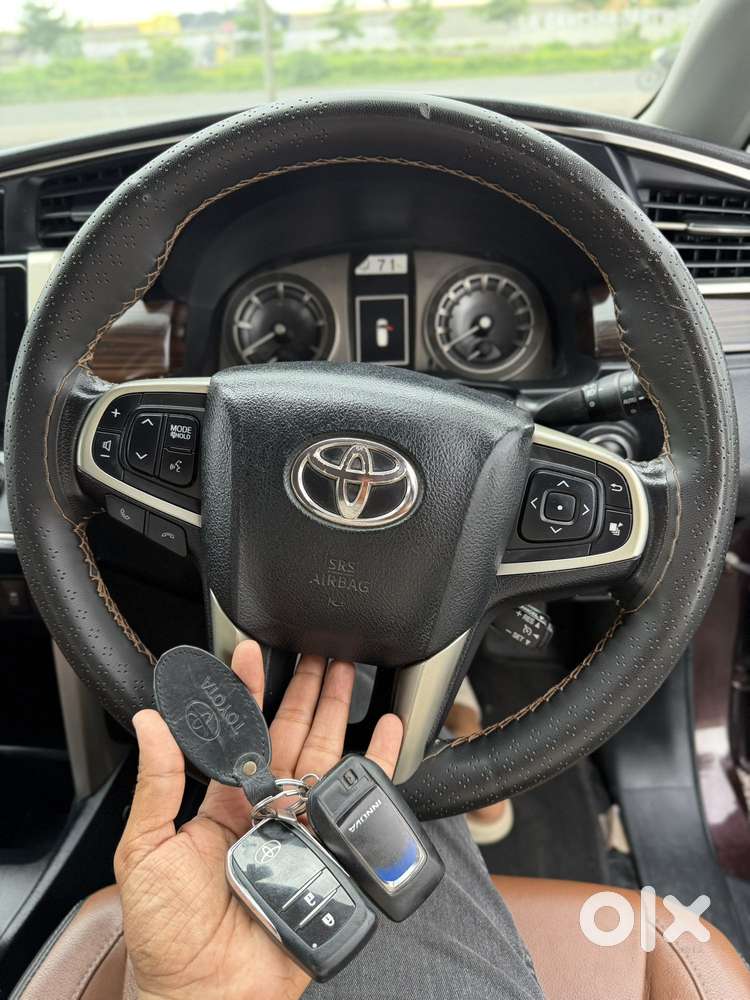 Toyota Innova Crysta 2.8 Zx At 7 Seater, 2016, Diesel