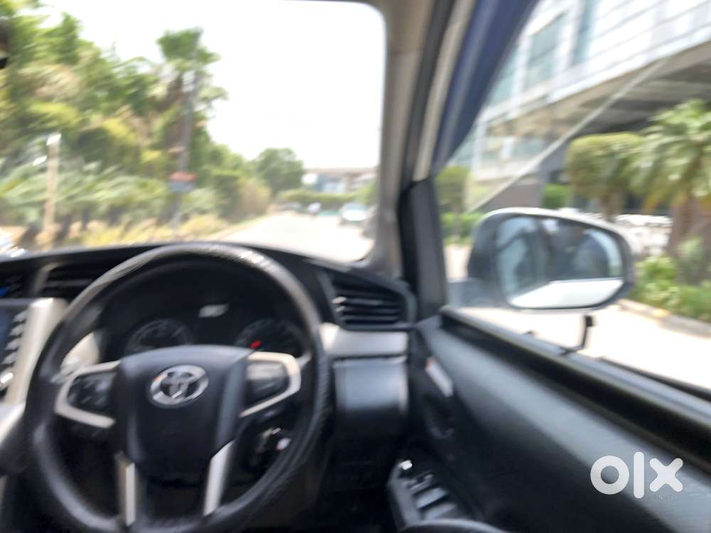 Toyota Innova Crysta 2.4 G Mt 7 Str, 2025, Diesel