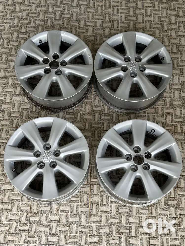 15inch COROLLA ALTIS ALLOYS