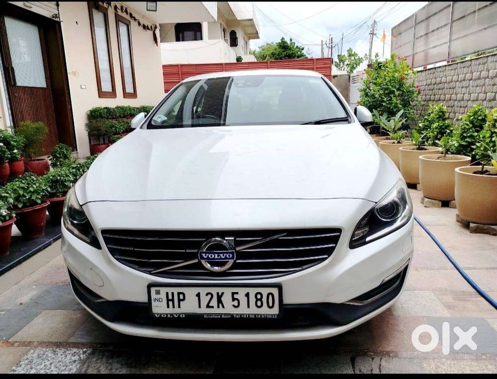Volvo S60 D4 Momentum 2017 – Single Owner Excellent Condition
