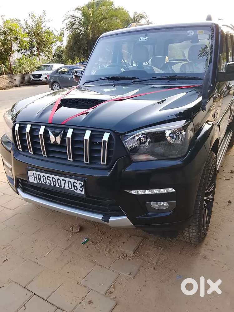 Mahindra Scorpio Classic 2025 Diesel 6000 Km Driven