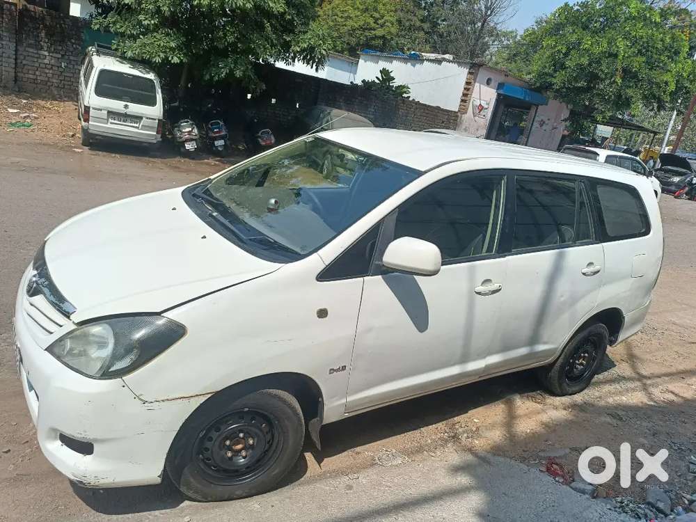 Toyota Innova 2011 Diesel Well Maintained