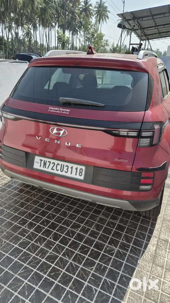 Hyundai Venue 2023 Petrol Well Maintained