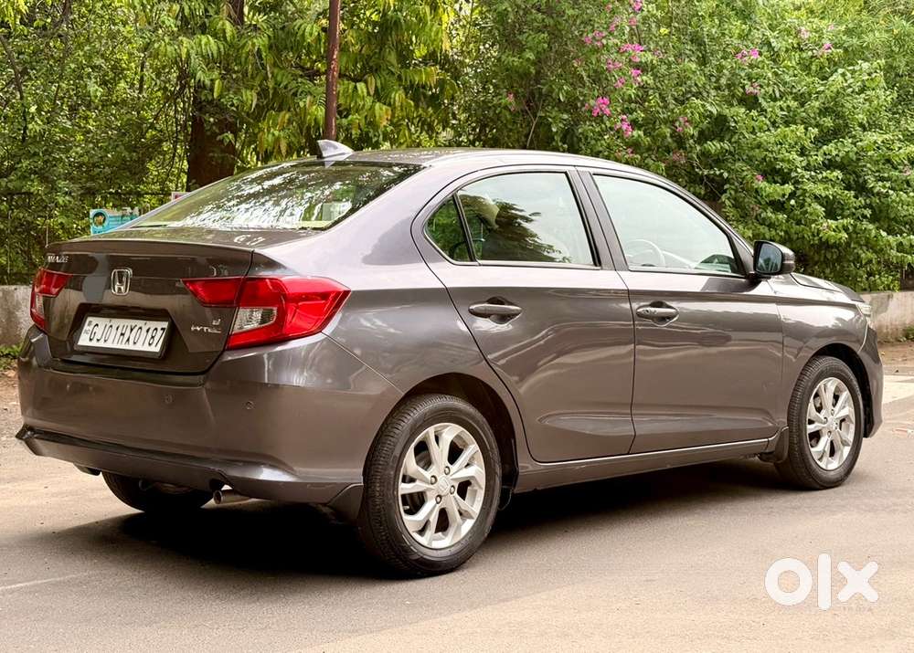 Honda Amaze Auto Petrol 2018 Showroom Car