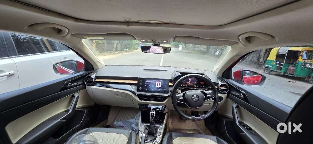 Skoda Slavia 1.0 Tsi Style At, 2023, Petrol