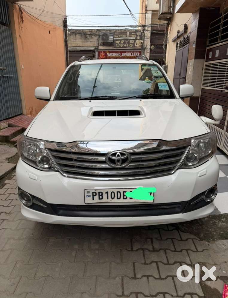 Toyota Fortuner Diesel 2011 (upgraded To 2016)