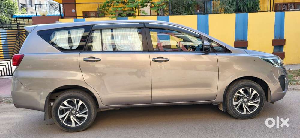 Toyota Innova Crysta 2.4 G Mt, 2022, Diesel