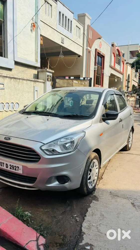 Ford Aspire Titanium Blu 2016