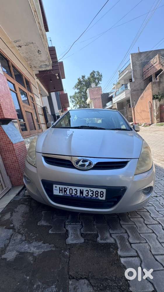 Hyundai I20 Sportz Petrol 2011