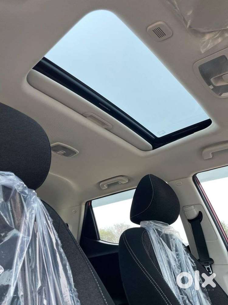 Mahindra Xuv 3xo Ax5 Pm Mt, 2024, Petrol