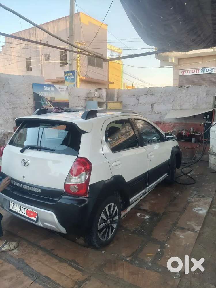 Toyota Etios Cross 2014 Diesel Well Maintained  24+ Milage