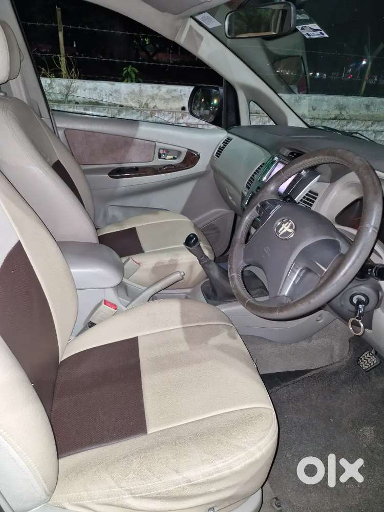 Toyota Innova 2014 Diesel 105000 Km Driven