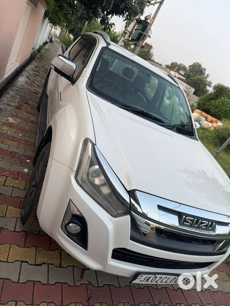 Isuzu V-cross 2019 Diesel Well Maintained