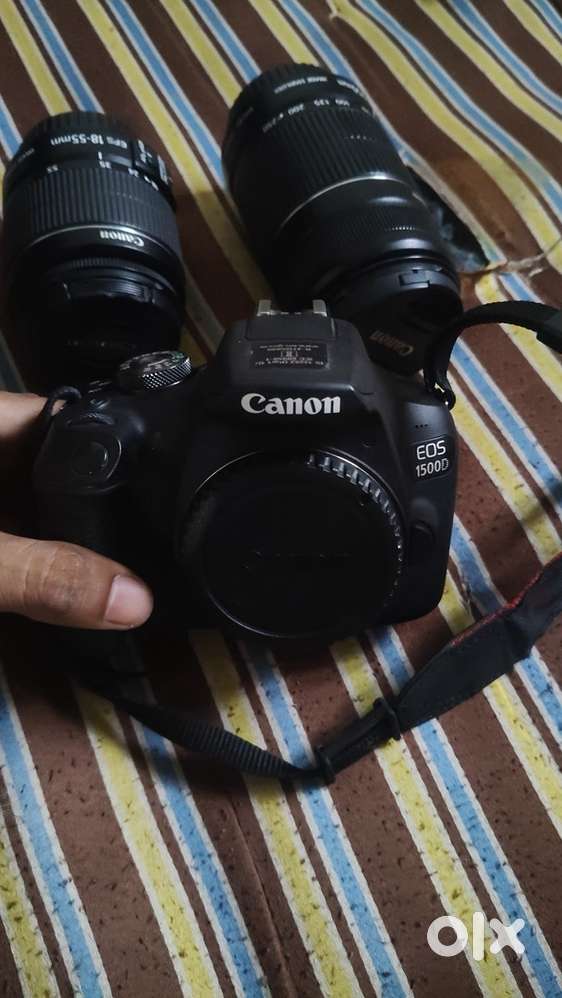 Canon camera with 2 lens