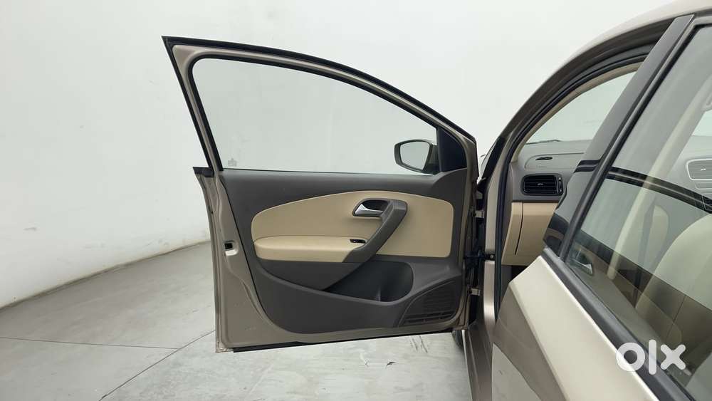 Volkswagen Vento 1.6 Highline, 2019, Petrol