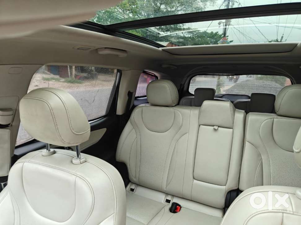 Mahindra Xuv700 2.2 Ax 7 Diesel At Luxury Pack Str, 2022, Diesel
