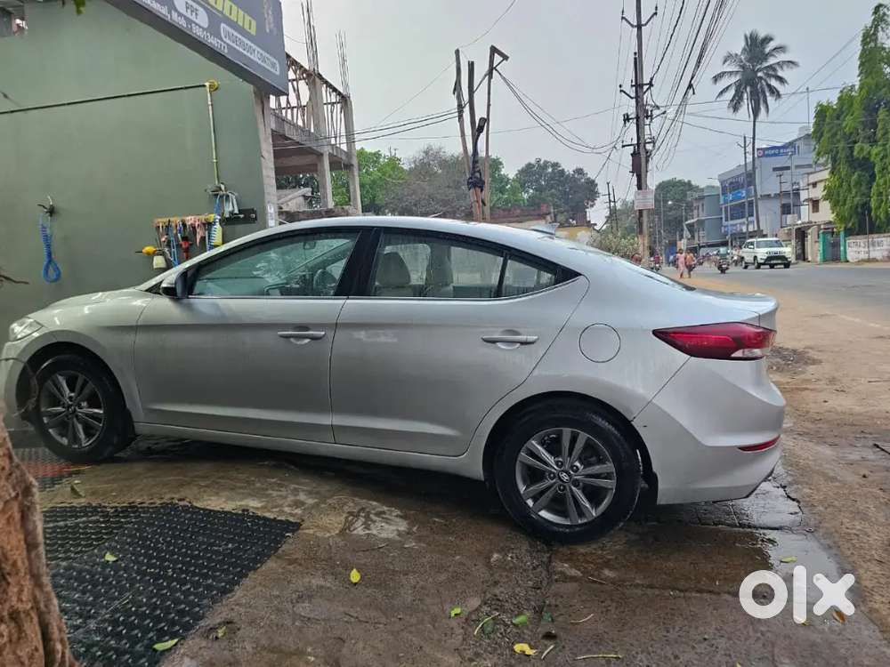 Hyundai New Elantra 2017 Petrol Well Maintained