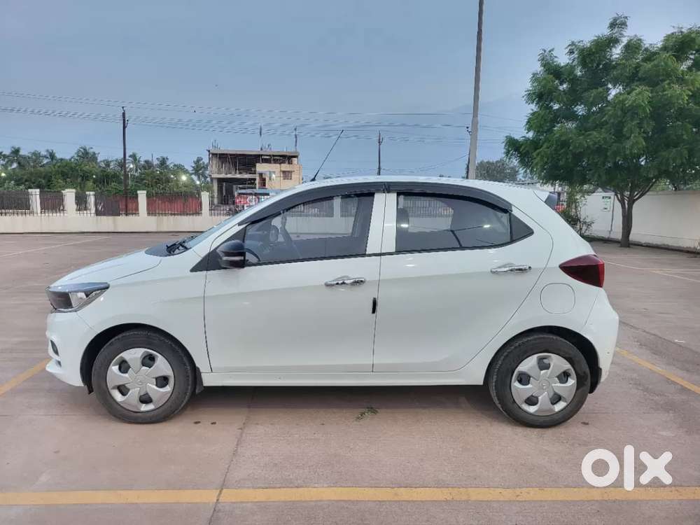 Tata Tiago 1.2 Revotron Xt (o), 2023, Petrol