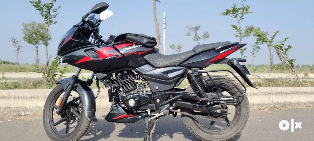 BAJAJ latest Pulsar 220 Bs3