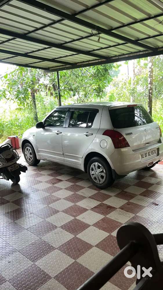 Maruti Suzuki Swift 2005 Petrol 147000 Km Driven