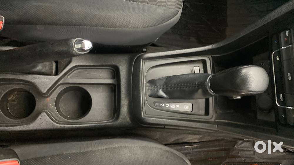 Maruti Suzuki Vitara Brezza 1.5 Vxi At, 2022, Petrol