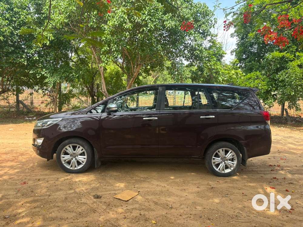 Toyota Innova Crysta 2.8z Automatic, 2016, Diesel
