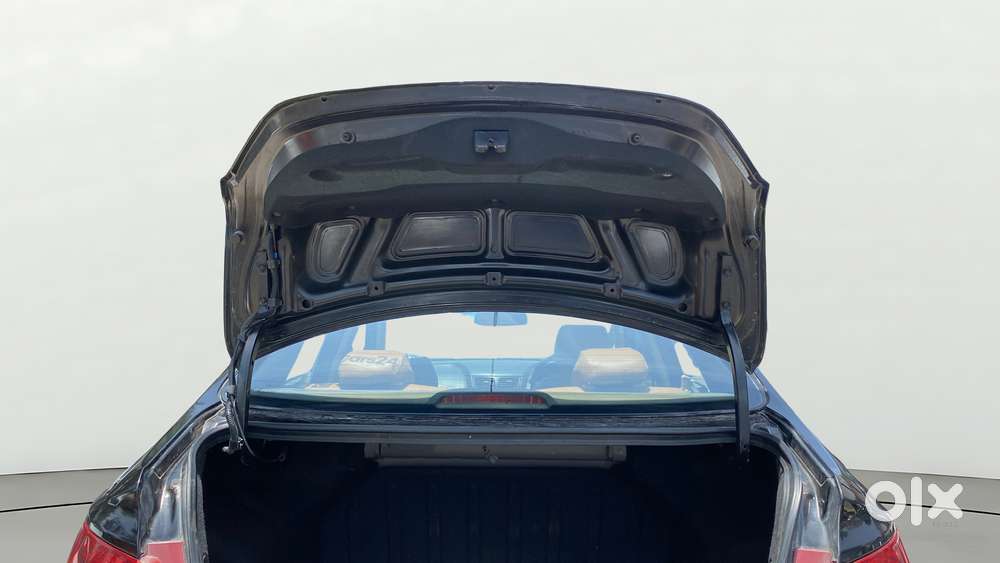 Hyundai Verna Fluidic 1.6 Vtvt Sx, 2014, Petrol