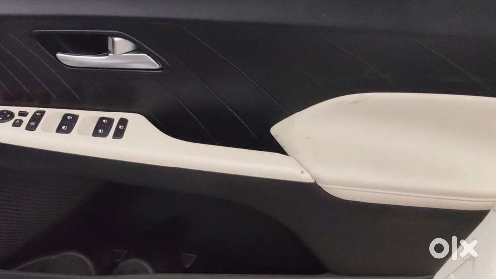 Hyundai Verna 1.5 Sx (o) Ivt, 2025, Petrol