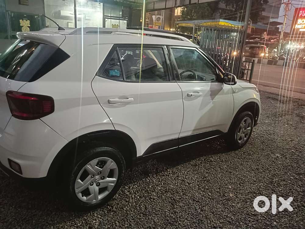 Hyundai Venue 1.2 S (o), 2020, Petrol