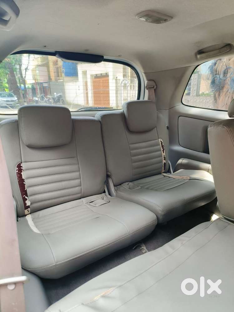 Toyota Innova 2.5 Vx (diesel) 8 Seater Bs Iv, 2013, Diesel