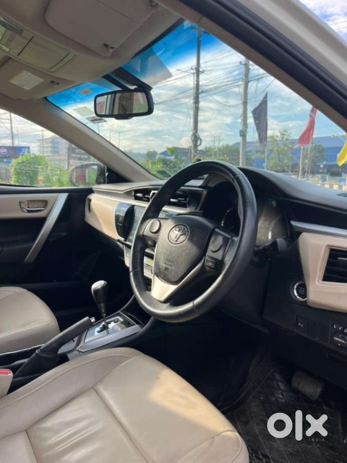 Toyota Corolla Altis, 2016, Petrol