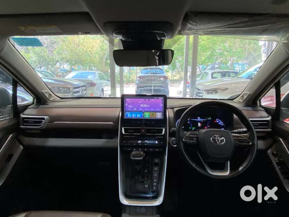 Toyota Innova Hycross 2.0 Zx Hybrid 7 Str, 2023, Petrol