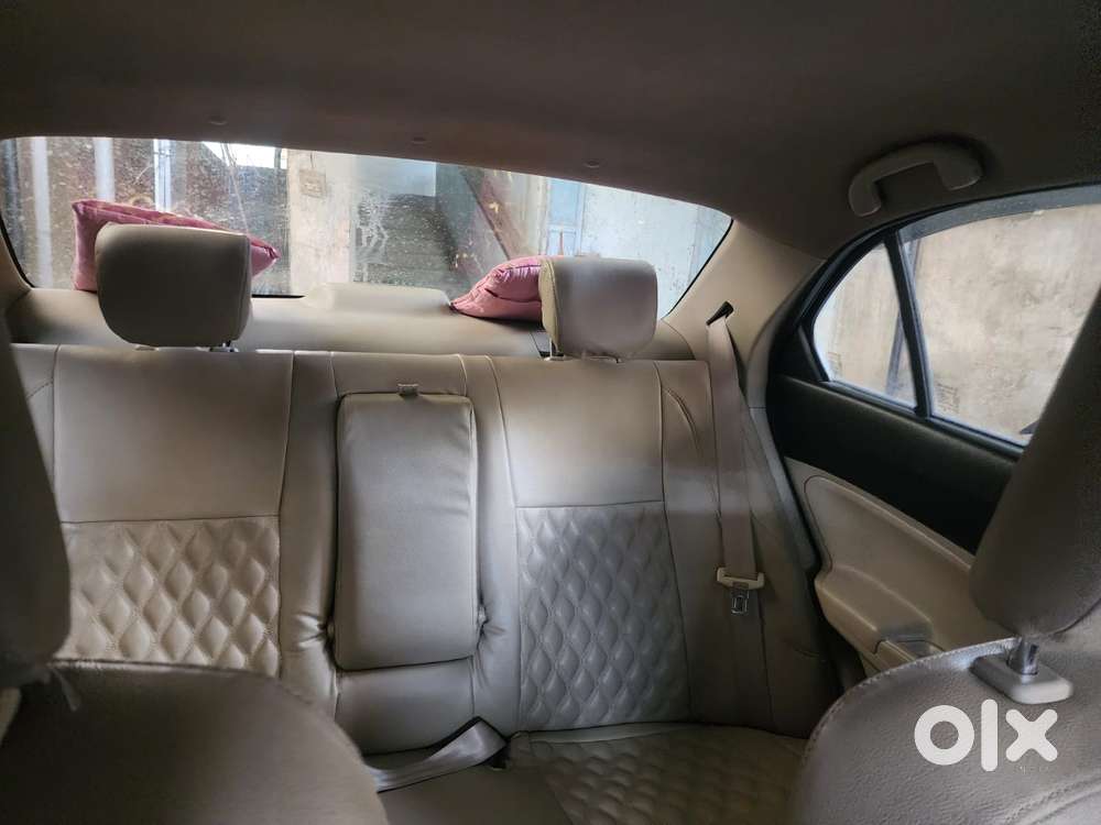 Maruti Suzuki Swift Dzire Vxi(o) Amt, 2018, Petrol