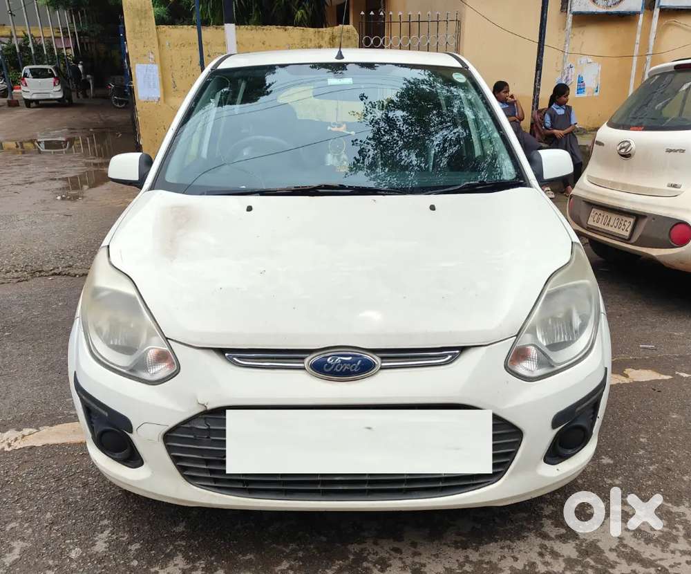 Ford Figo Petrol Zxi 2014 Year Car