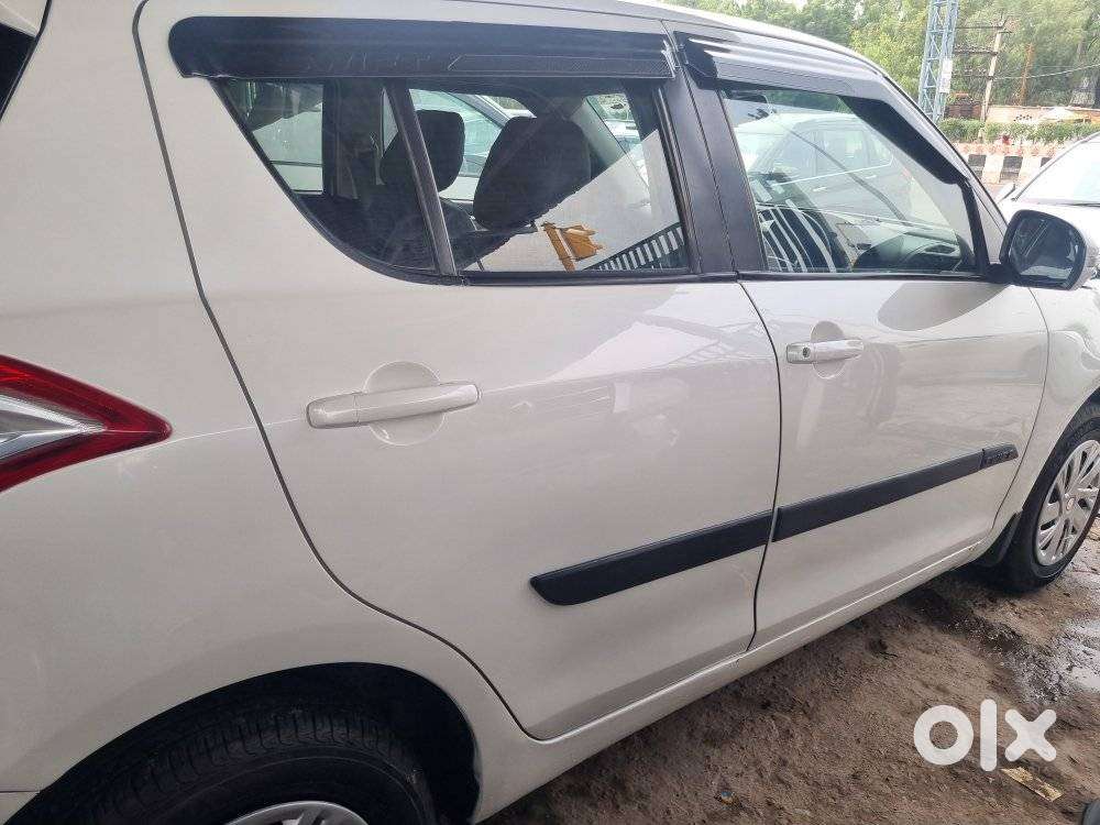 Maruti Suzuki Swift Vxi, 2015, Petrol