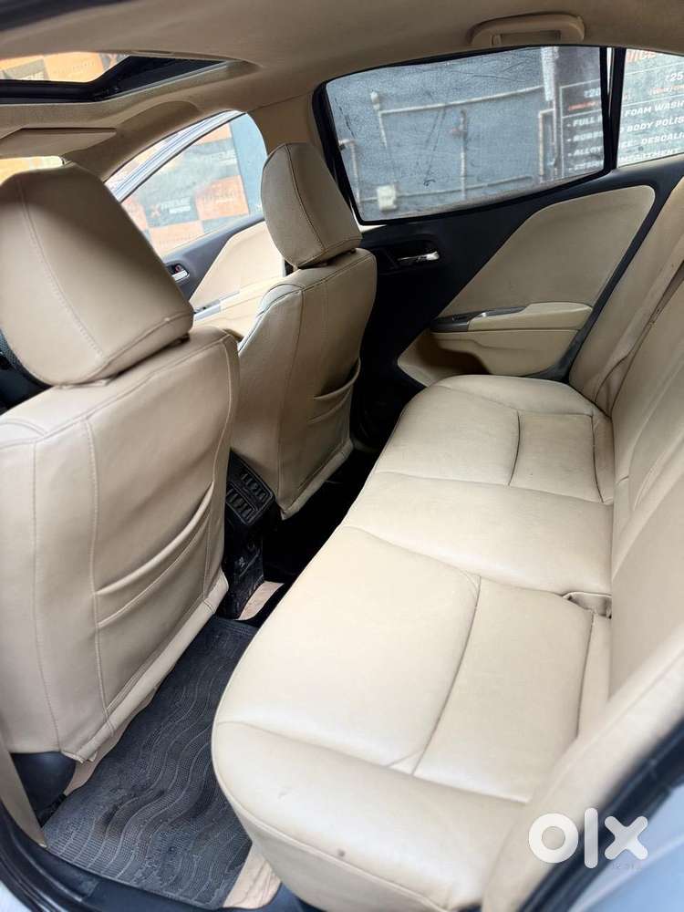 Honda City V Mt Sunroof, 2015, Petrol