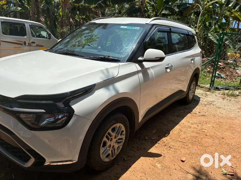 Kia Carens 2022 Petrol 8750 Km Driven