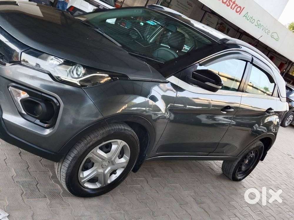 Tata Nexon 1.2 Revotron Xm (s), 2023, Petrol