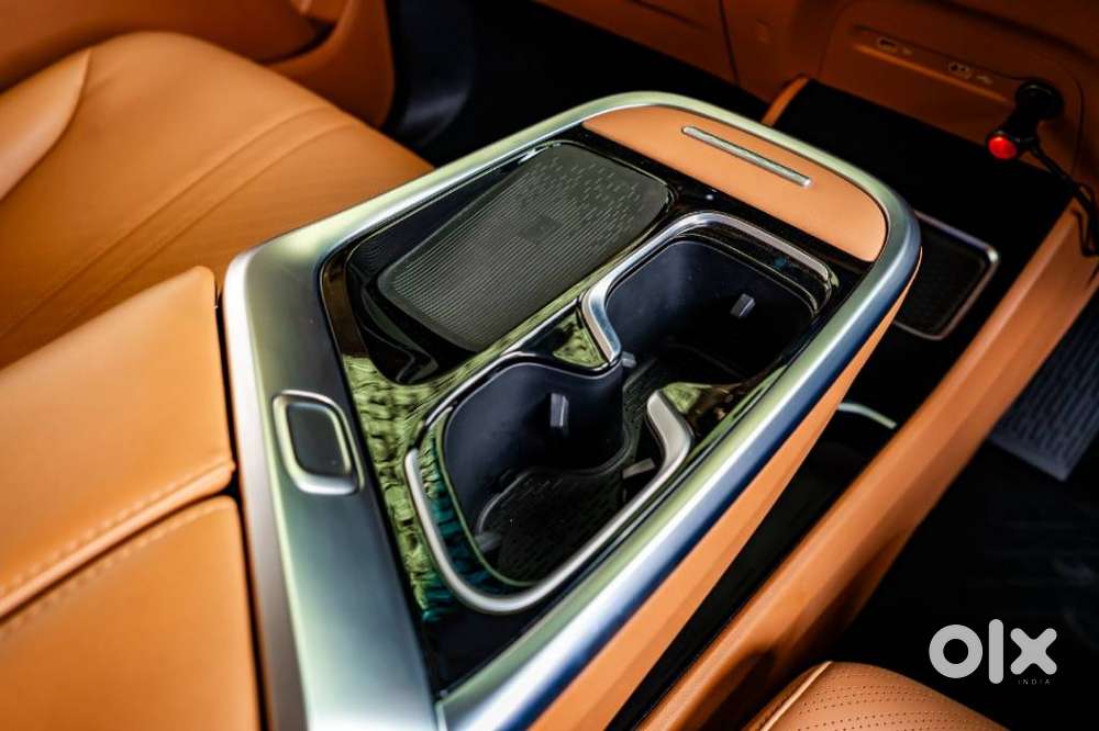 Mg M9 Ev, 2025, Electric