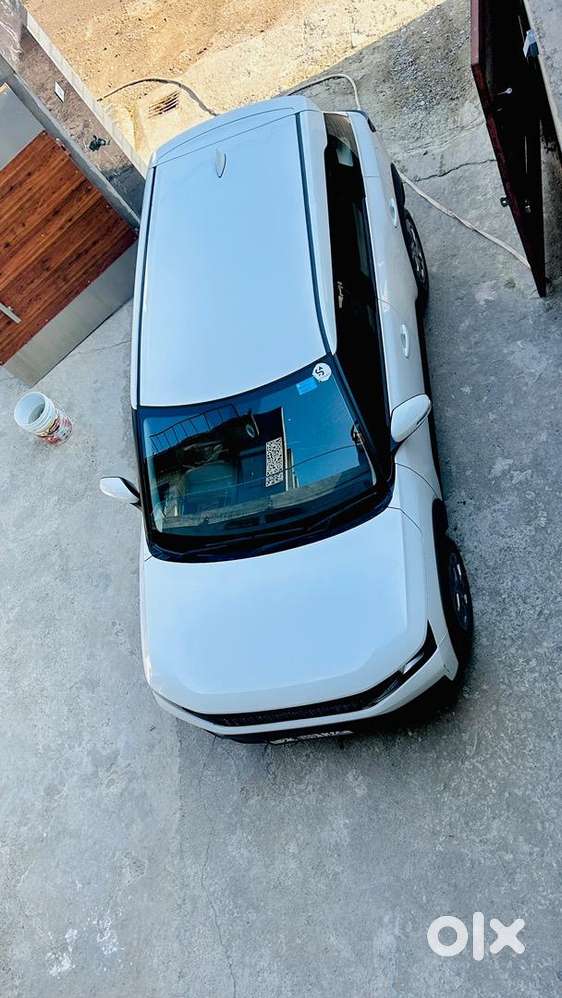 Maruti Suzuki Brezza 2023 Petrol 16000 Km Driven