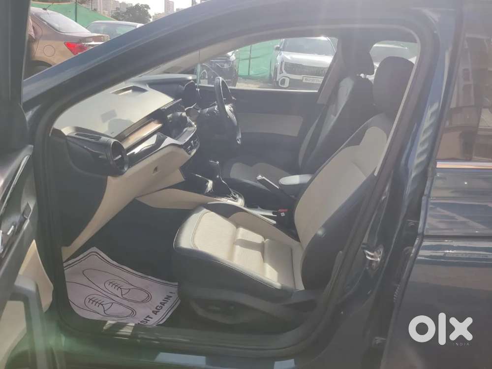Skoda Slavia Style 1.0l Tsi At, 2023, Petrol