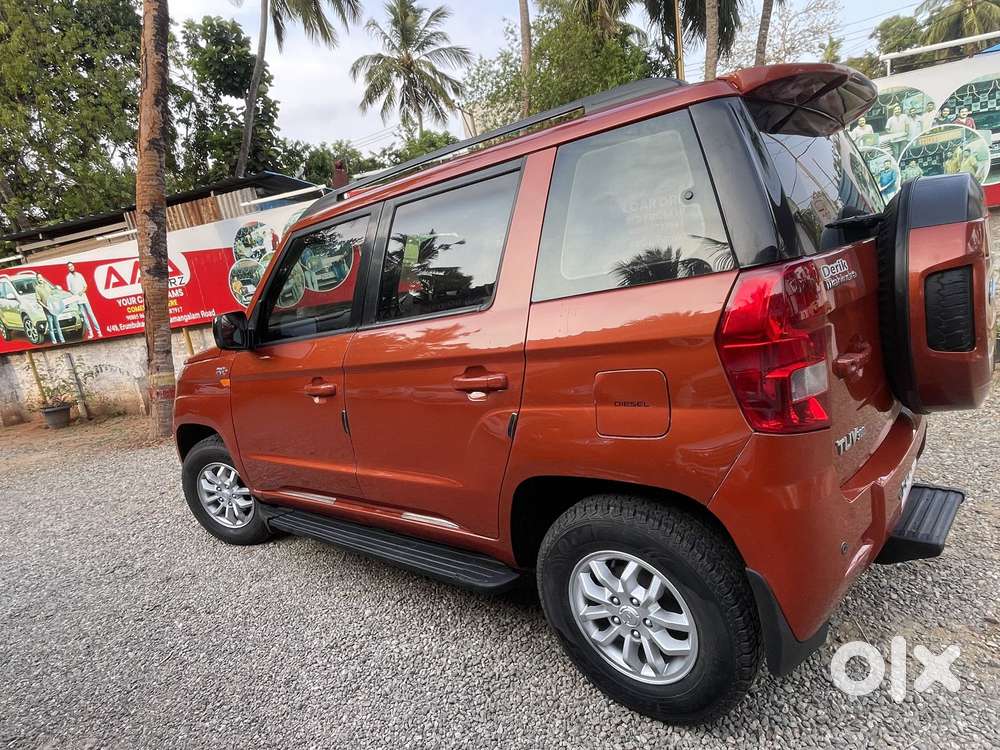 Mahindra Tuv 300 T8 Amt, 2016, Cng & Hybrids