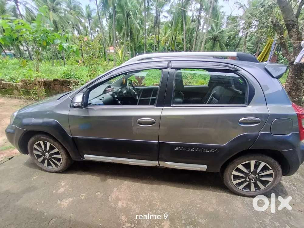Toyota Etios Cross 2014