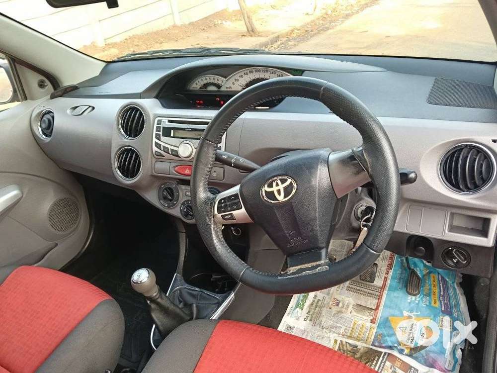 Toyota Etios Cross 1.2 V, 2011, Petrol