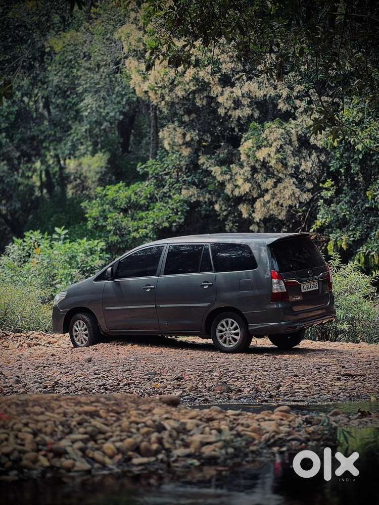 Toyota Innova 2011 Diesel Well Maintained