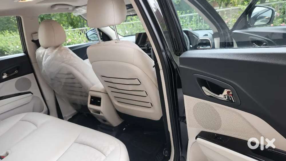 Mahindra Xuv400 Ev 2024 Electric Well Maintained